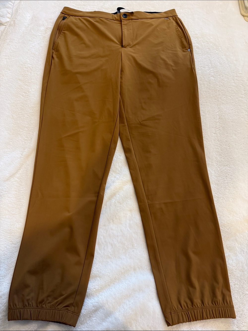Vuori Fleet Jogger Camel Men’s XL NWOT V444